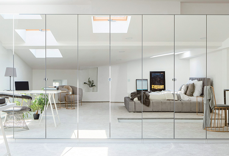 アサカ硝子　サービス　大型の鏡で空間イメージを変えたい！