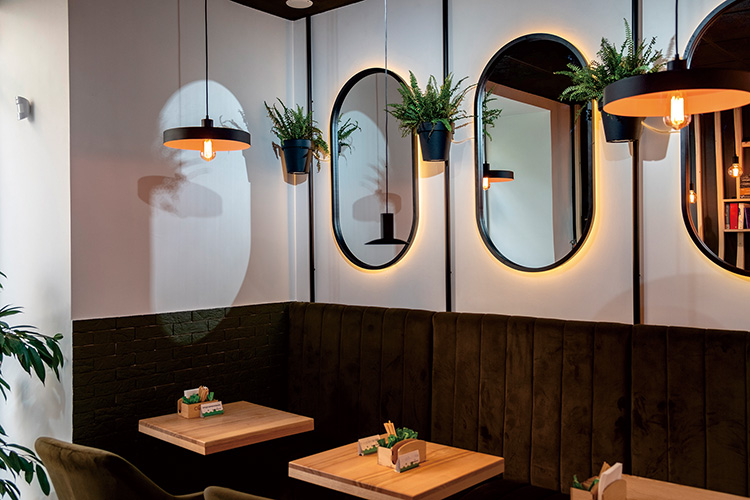 アサカ硝子施工事例：カフェ